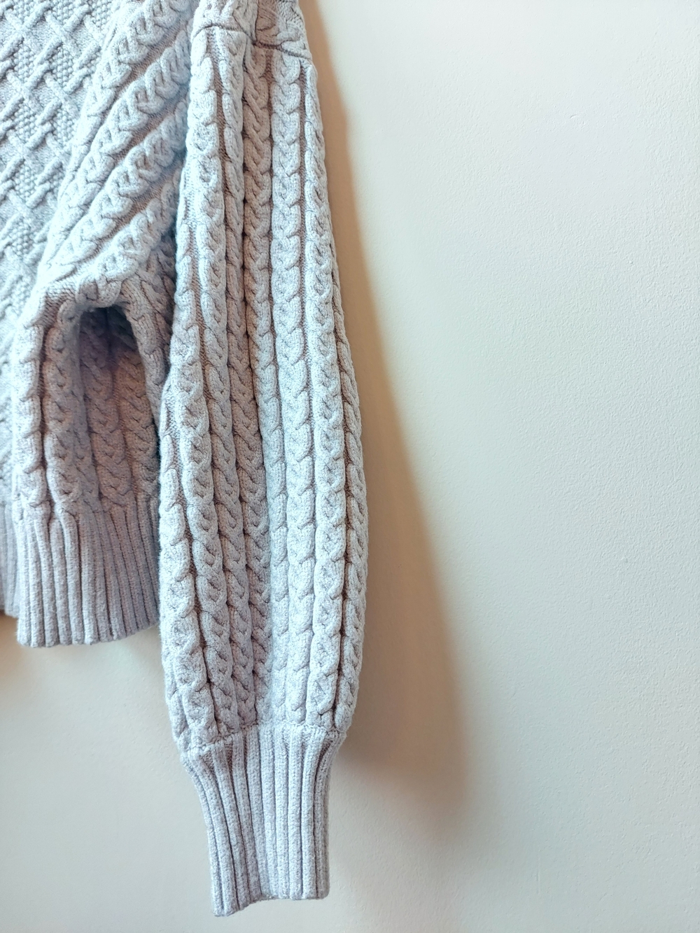 ELIE TAHARI Pale Gray Cable Knit Turtleneck Sweater, BALLOON SLEEVES